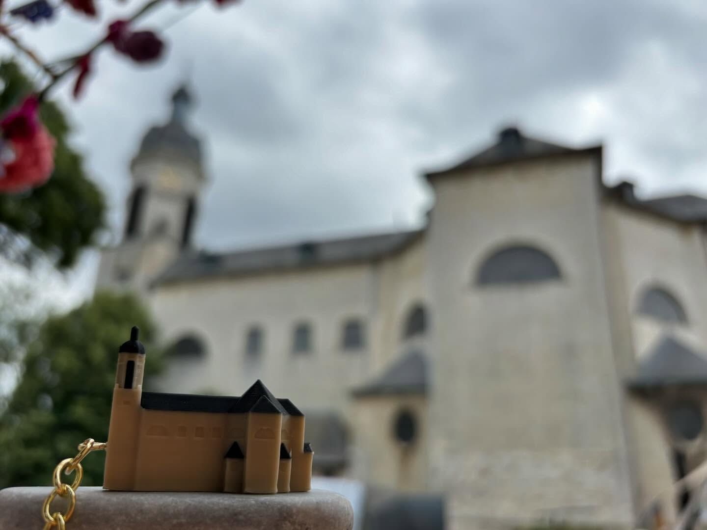 https://www.instagram.com/p/DLujcT_oCbs/